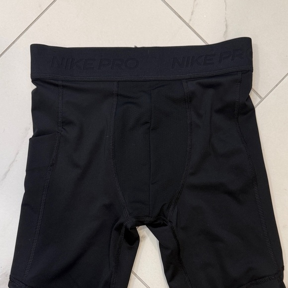 Like New Nike Pro Dri-Fit Tight - Picture 4 of 4